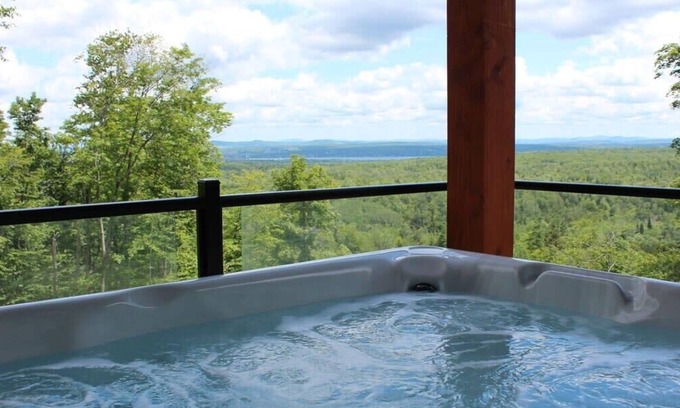 Austin Chalet De Esquí | Panoramic view of Magog - Spa - Archimede