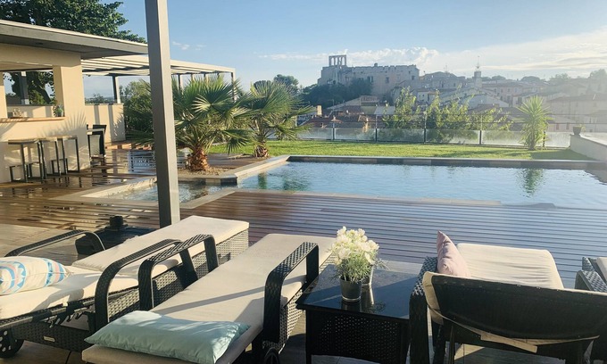 Montbazin Casa | Panoramic view of the village