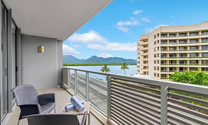 Cairns Central Business District Apartamento | Panoramic Views at Harbour Light on the Waterfront