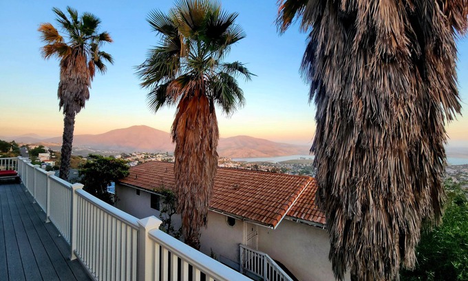 La Presa Casa | Panoramic views of San Diego. Private and Quiet