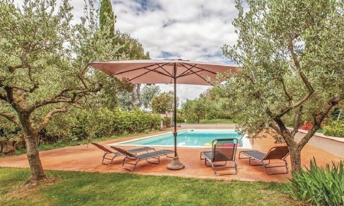 Grottammare Villa | Villa panorámica rodeada de jardines y piscina