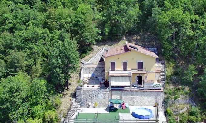 Ascrea Villa | Villa panorámica en el lago Turano