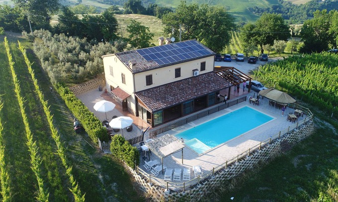 Loro Piceno Otro | Villa de lujo, con vistas panorámicas y relajante en el corazón de las Marcas con piscina