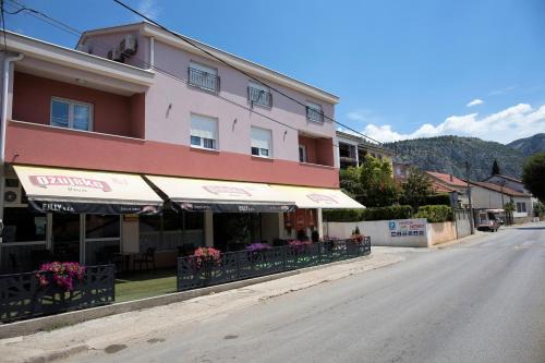 Blagaj Cama Y Desayuno | Pansion Nerry