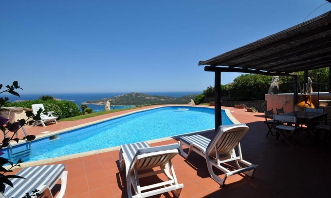 Pantogia Villa | Pantogia Villa Sleeps 12 Pool Air Con WiFi