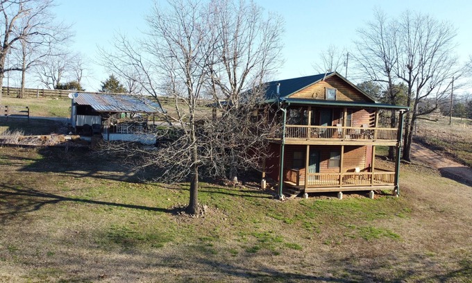 Compton Cabina | Papa Bear Log Cabin at the Buffalo River
