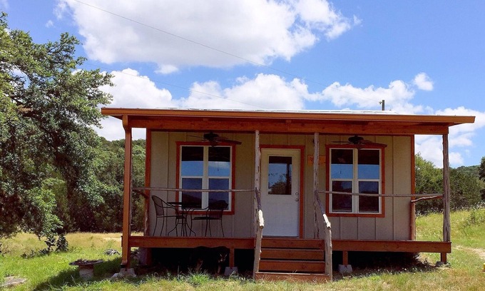 Ingram Cabina | Palacio del Papa en Stacy Ranch, cabina en 120 acres entre Ingram y Hunt, TX