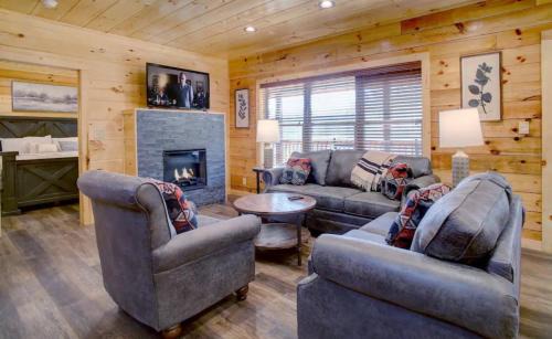 Pigeon Forge Casa | Papa Wolfs Resort