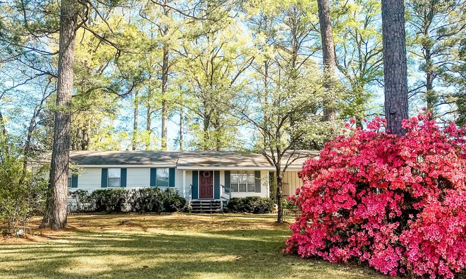 Webster Parish Casa | Papaw Wheeler's Wooded Retreat
