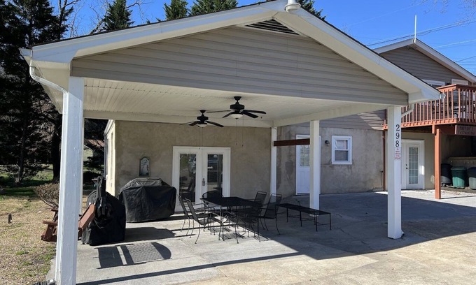 Bluff City Casa | Pappaw's Fishing Pad #2