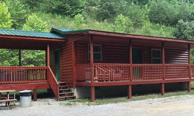 Lejunior Cabina | Pappy's Coal Miner's Cabin