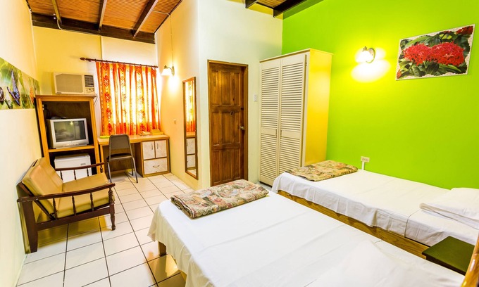Newtown Casa | Par May La's Inn