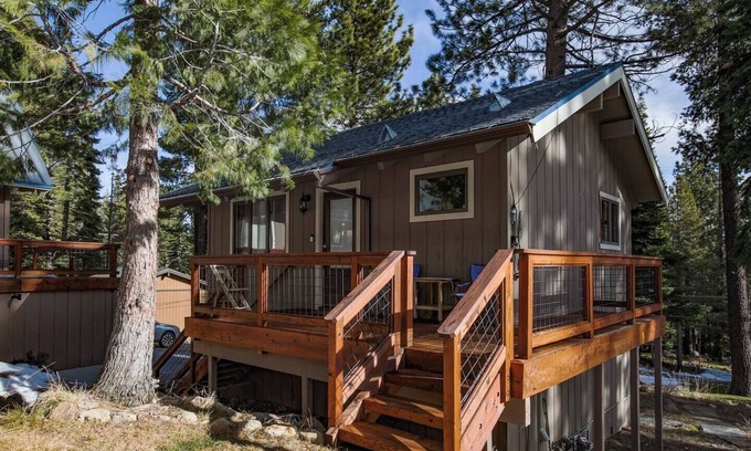 Tahoma Casa | Paradigm Chalet | Workspace, BBQ, Studio & Yard