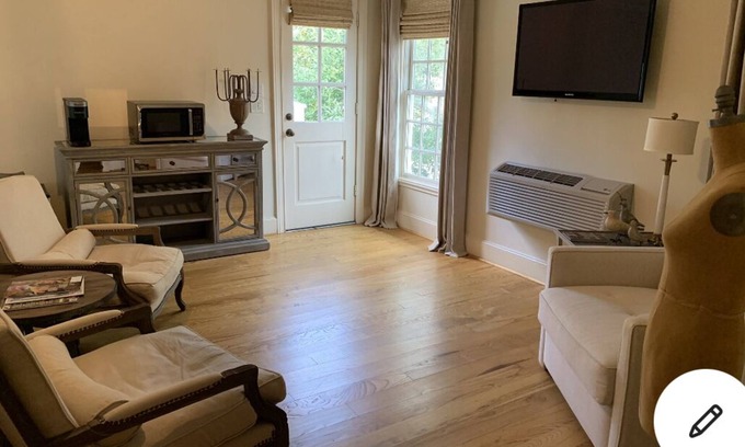 Houston Heights Apartamento | Paradise at Houston’s heights is the perfect place to relax.