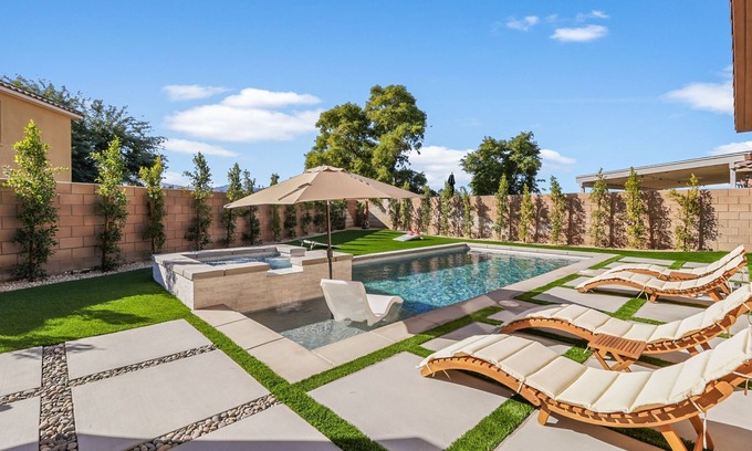 Coachella Casa | Paradise Coachella NEW Salt Water Pool & Landcape