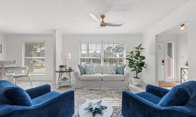 Dolphin's Cove Casa | Paradise Cove Retreat