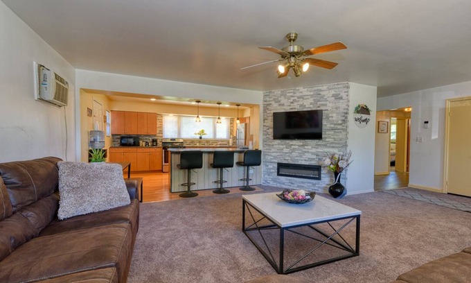 Olympia Fields Casa | Paradise Estates is a tranquil ranch style home close to walking trail, shopping