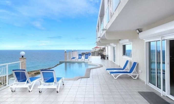 Cay Bay Hill Casa | Paradise Family home