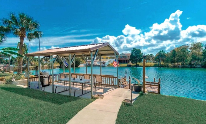Hernando Beach Casa | Paradise - Golf Cart Rental, Kayaks, Paddle Boat, Fishing & Swimming