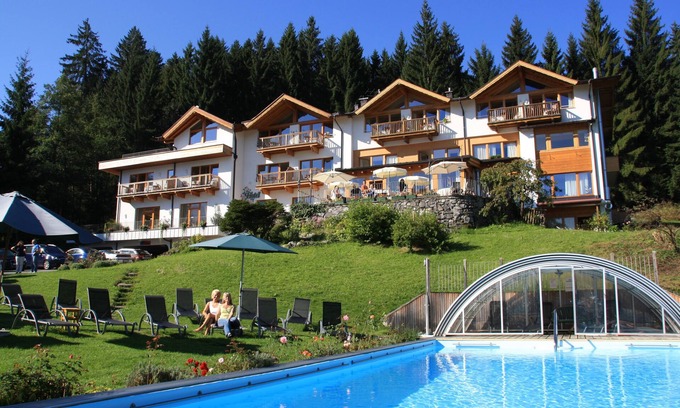 Oberndorf bei Kitzbuhel Casa | El paraíso cerca de Kitzbühel - Chalet Birke en el jardín del hotel - incl. paquete de hotel