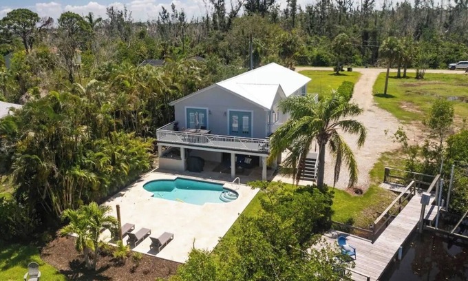 Emerson Square Casa | Paradise on Estero Bay