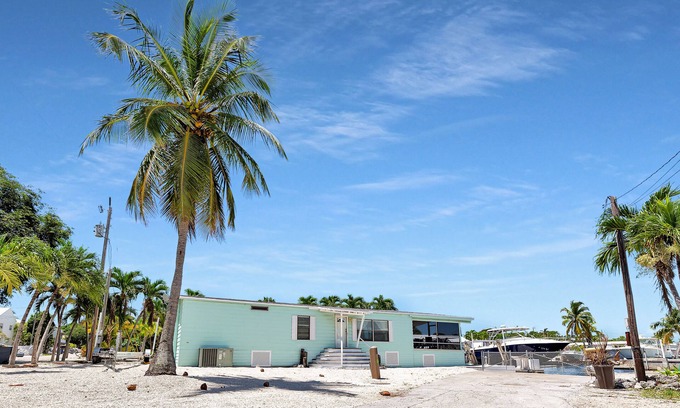 Cross Key Waterways Casa | Paradise on main canal with spectacular sunset