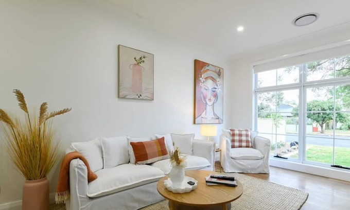 Dubbo Casa | Paradise on Palmer - Whimsical Abode, Firepit