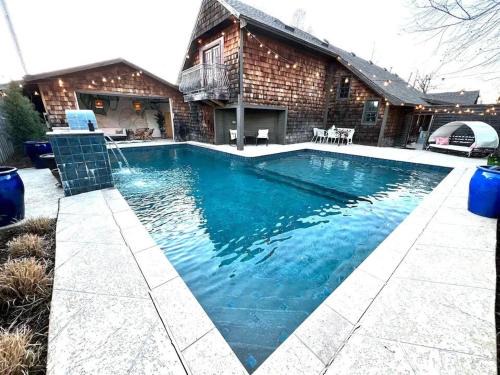 Central Oklahoma City Casa | Paradise on Penn with Pool & Hot Tub Near Downtown