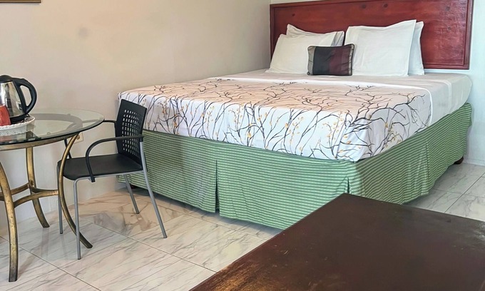 Negril Apartamento | Paradise on the Rocks - Suite w/Kitchenette #9