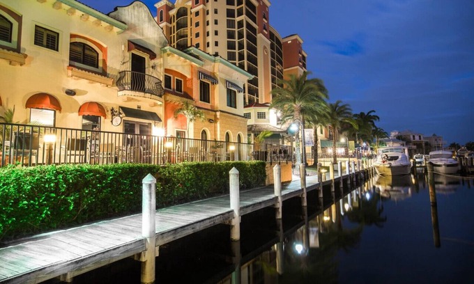 Cape Harbour Condominio | Paradise Palm | 3/2 Gulf View Cape Harbour Condo