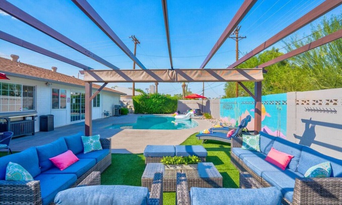 Village Grove Casa | Paradise Palms I 7 min to Old Town I Heated Pool