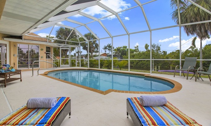 Charlotte Park Casa | Paradise Palms