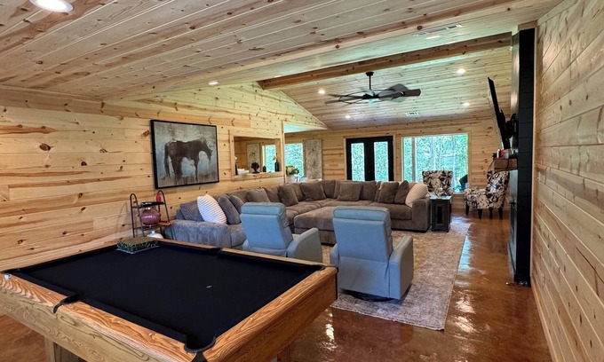 Higden Casa | Paradise Pines