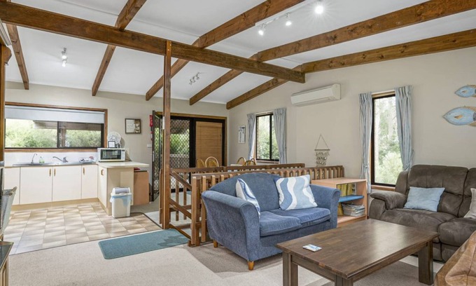 Long Beach Casa | Paradise Point in Long Beach