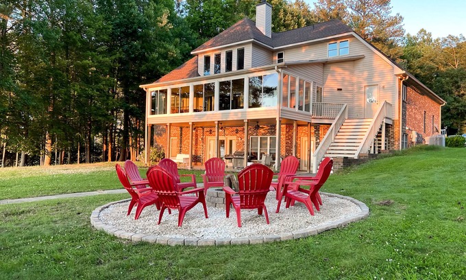 Littleton Casa | 💥PARADISE POINTE: 3 Floors, 7 BDR, 14 Beds, 19 Guests, PET FRIENDLY 🥇