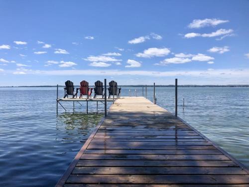 Keswick Casa | Paradise Waterfront Cottage (35 Min Drive From Toronto)
