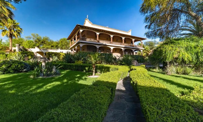 San Miguel de Allende Casa | Paradisiaca Casa Las Palmas con Alberca Climatizada 5 suites