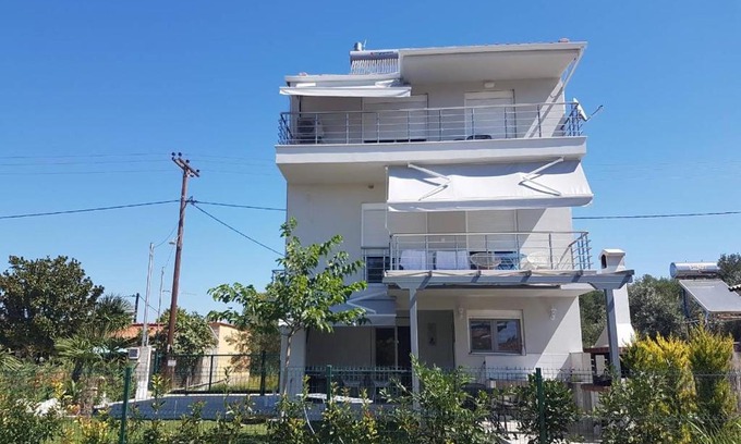 Ofrinion Casa | Paradiso Guest House