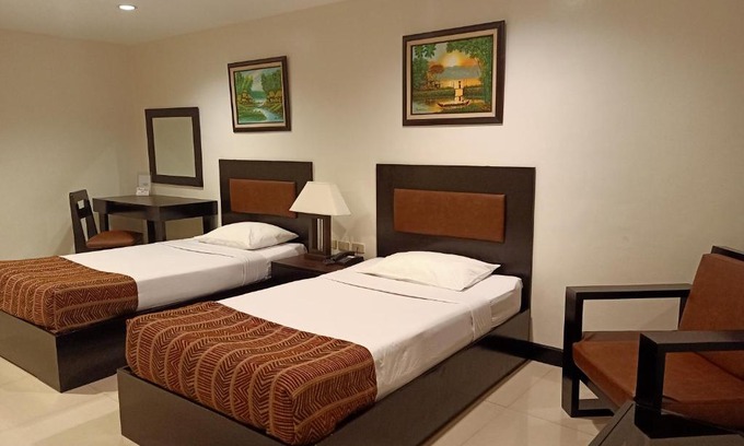 Ermita Hotel | Paragon Tower Hotel