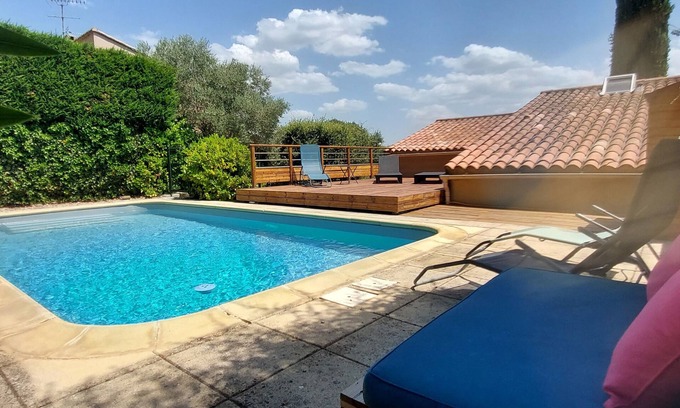 Saint-Martin-de-la-Brasque Apartamento | Parc Naturel du LuberonApartment in villa, swimming pool, quiet, panoramic view