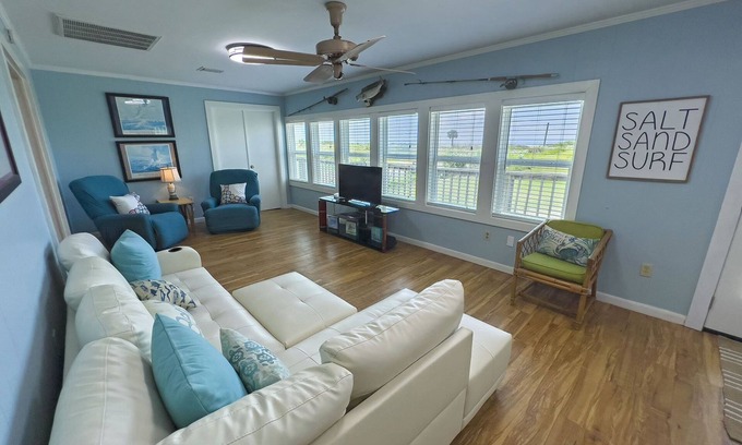 Grand Isle Casa | Pardners - ¡Frente a la playa y mascotas!