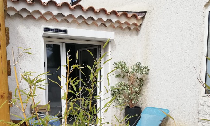 Roquefort-la-Bedoule Cama Y Desayuno | Parental suite of 17m2 + south terrace