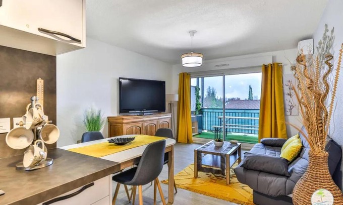 Parentis-en-Born Apartamento | Parentis en Born Appartement avec balcon pour 4 personnes