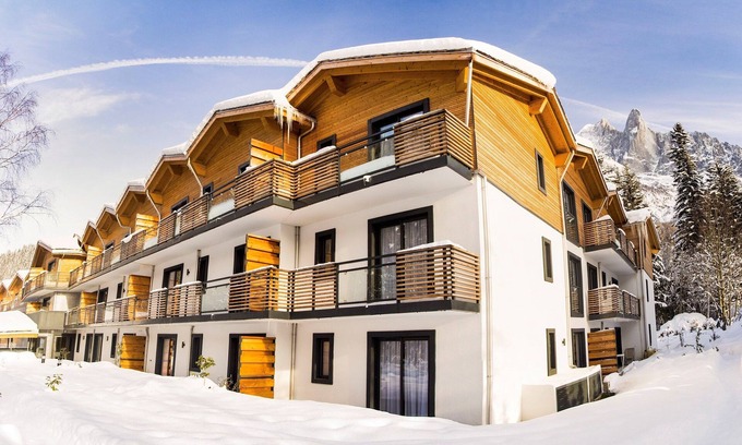 Les Tines Condominio | Parfait pour vos prochaines Vacances | Accès Piscine intérieure + extérieure