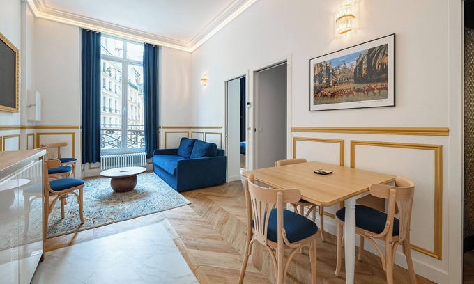 Saint-Germain-l'Auxerrois Apartamento | Parisian Charm by the Louvres