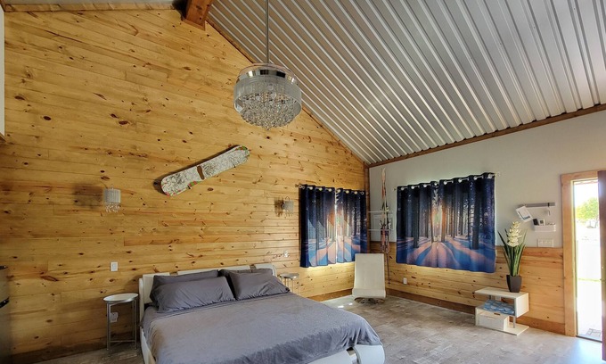Wise County Cabina | Park City Cabana at Tipsy Toad Retreat