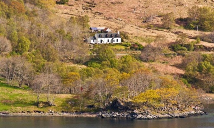 Lochcarron Cabaña | Parque Cottage - Casa de campo tradicional Croft con hermosas vistas a través del Loch