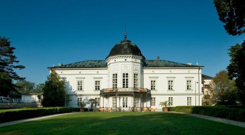 Beladice Hotel | Park Hotel Tartuf