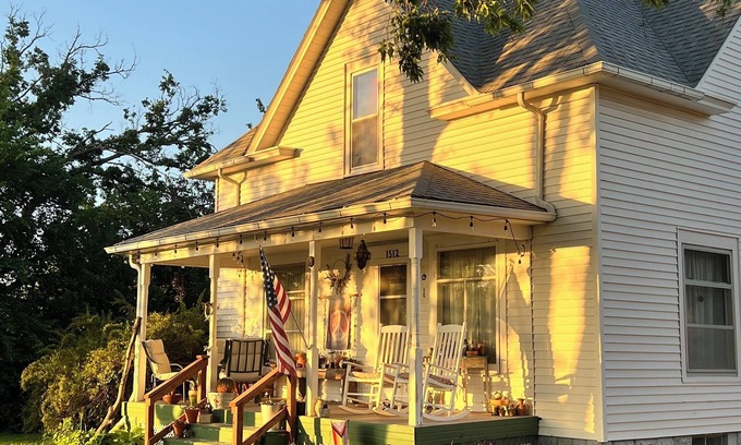 Aurora Casa | Park House - 3-bedroom home in beautiful Aurora, NE