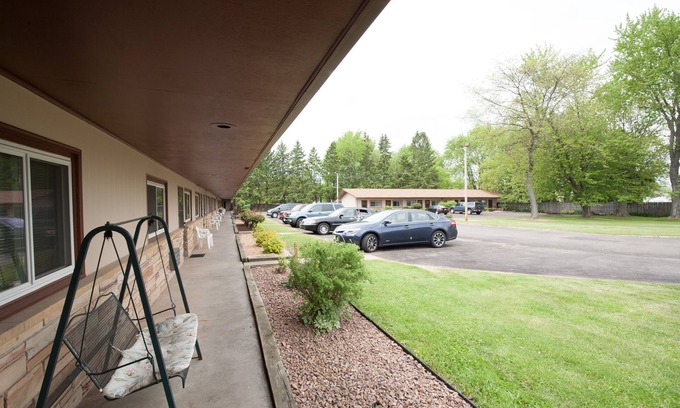 Marshfield Hotel | Park Motel